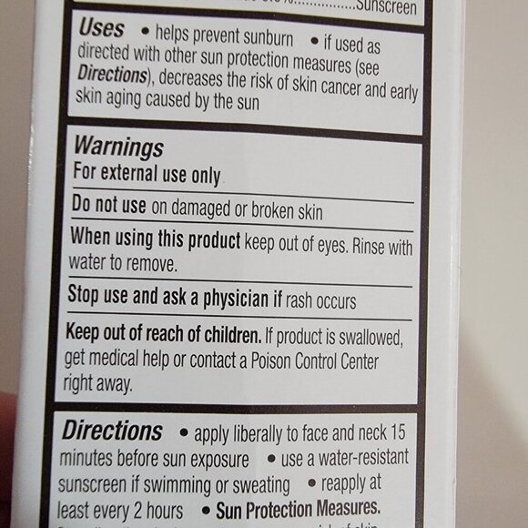 EltaMD UV Clear SPF46 Sunscreen For Acne and Rosacea Tinted, Untinted, Deep Tint - Picture 8 of 12